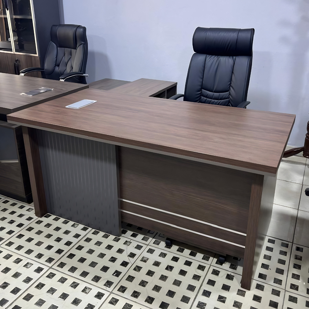 Bureau de direction moderne avec retour latéral